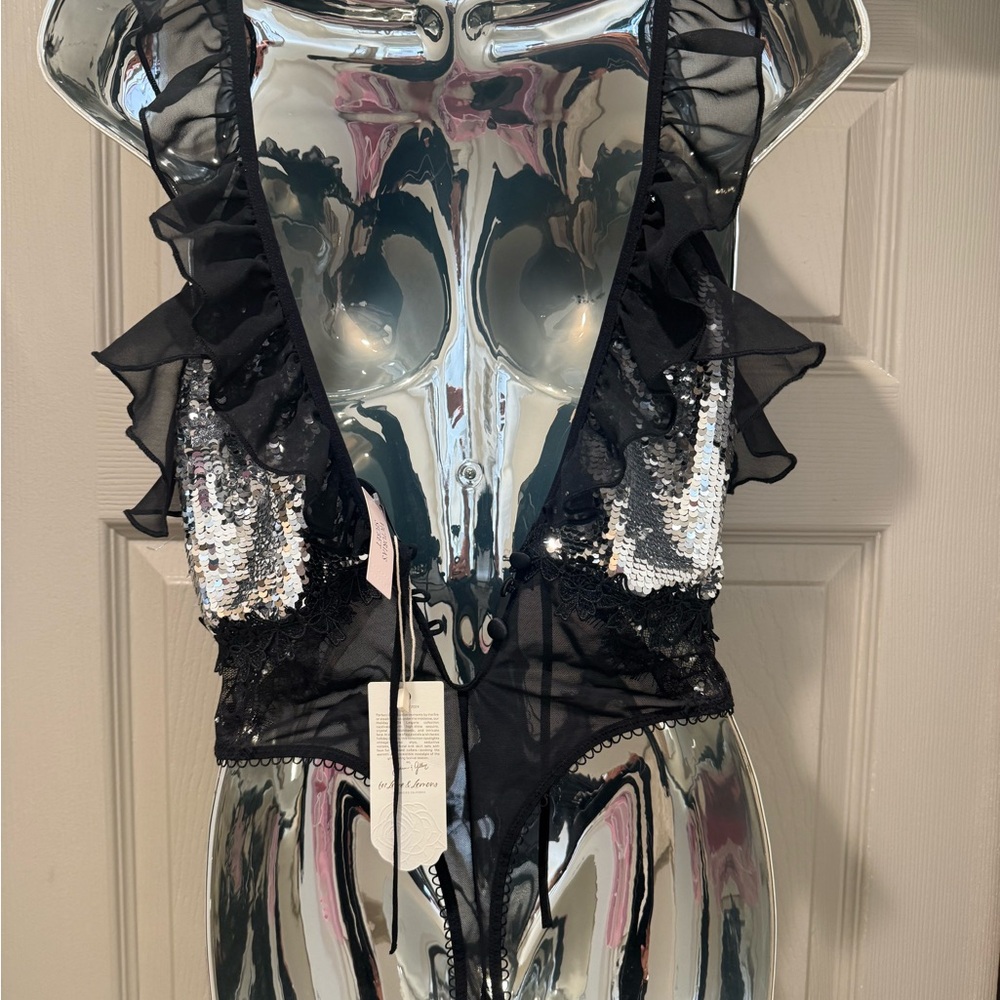 Black and Silver Sequin Bodysuit - Picture 4 of 8